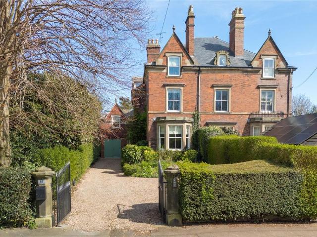 6 bedroom semi detached house for sale