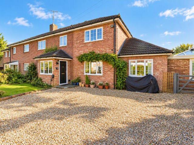 5 bedroom semi detached house for sale