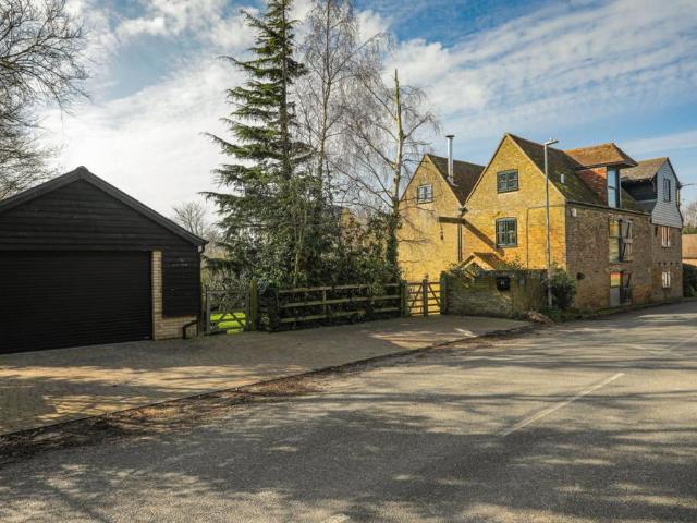 5 bedroom semi detached house for sale