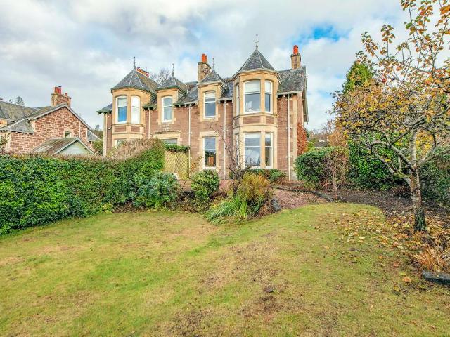 5 bedroom semi detached house for sale