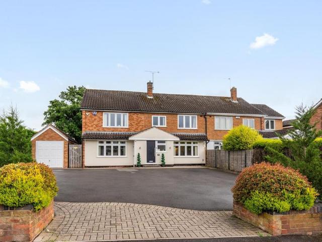 5 bedroom semi detached house for sale