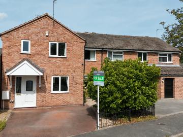5 bedroom semi detached house for sale