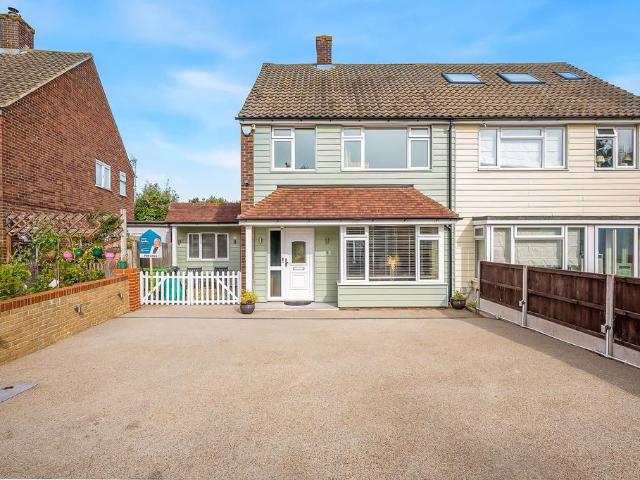 5 bedroom semi detached house for sale