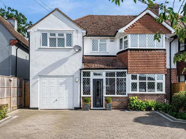 5 bedroom semi detached house for sale
