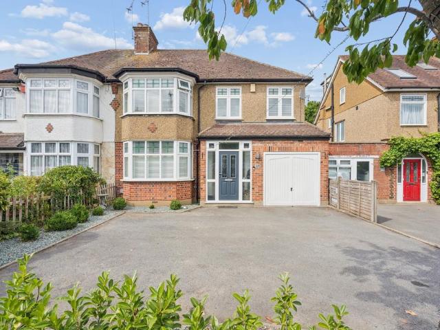 5 bedroom semi detached house for sale