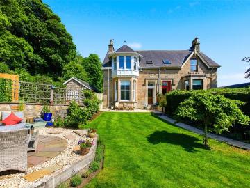 5 bedroom semi detached house for sale