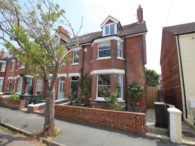5 bedroom semi detached house for sale