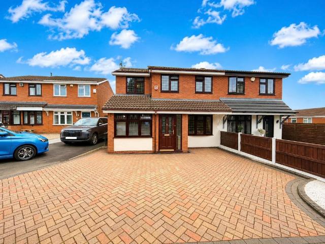 5 bedroom semi detached house for sale