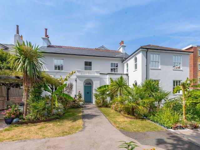 5 bedroom semi detached house for sale