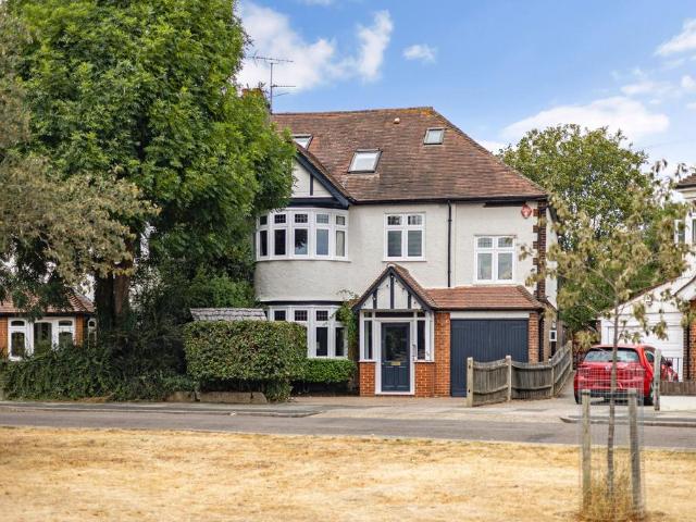 5 bedroom semi detached house for sale