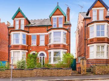 5 bedroom semi detached house for sale