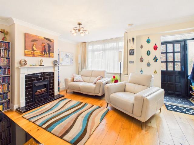 5 bedroom semi detached house for sale