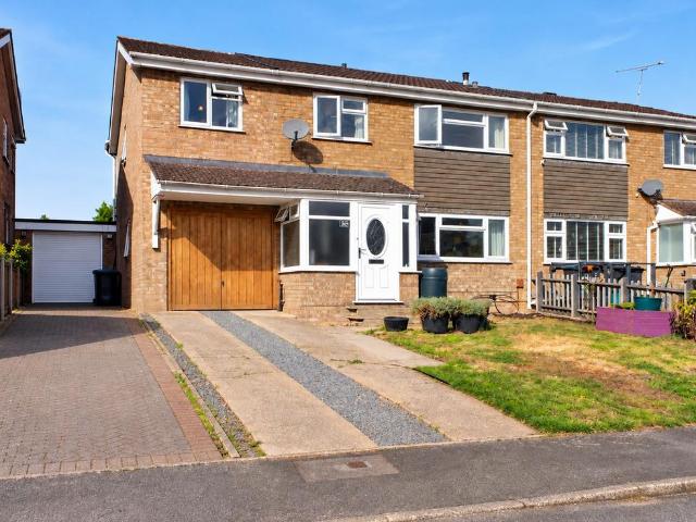 5 bedroom semi detached house for sale