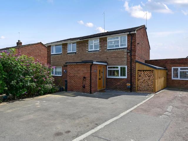 5 bedroom semi detached house for sale