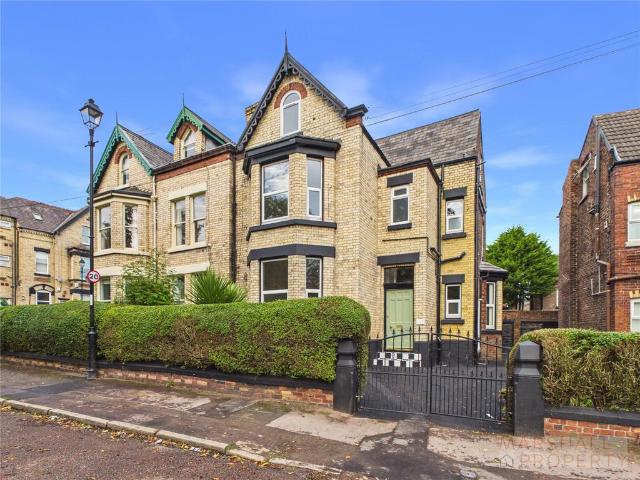 5 bedroom semi detached house for sale