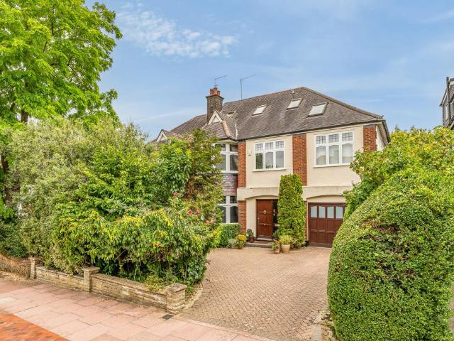 5 bedroom semi detached house for sale