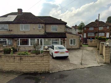 5 bedroom semi detached house for sale