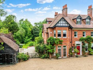 5 bedroom semi detached house for sale