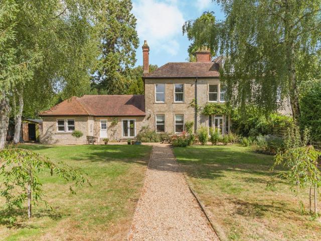 5 bedroom semi detached house for sale