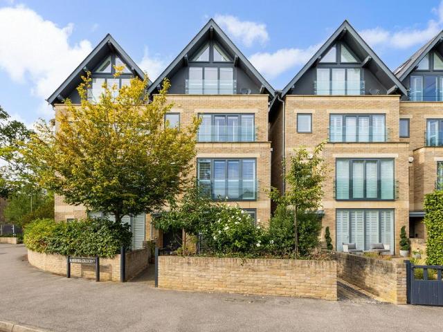 5 bedroom semi detached house for sale