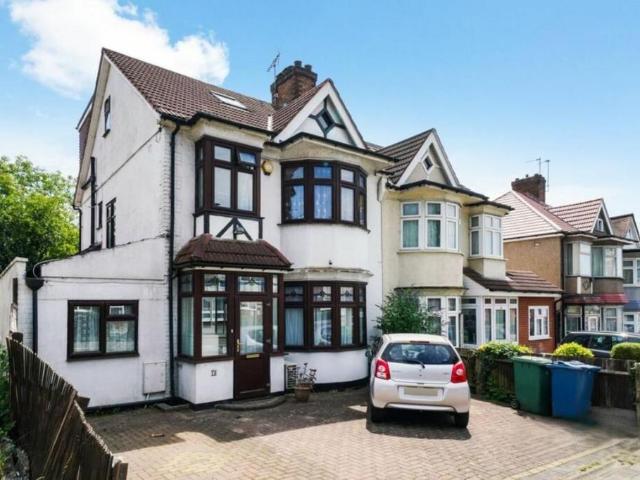 5 bedroom semi detached house for sale