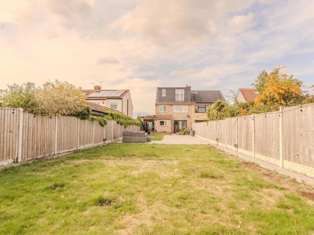 5 bedroom semi detached house for sale