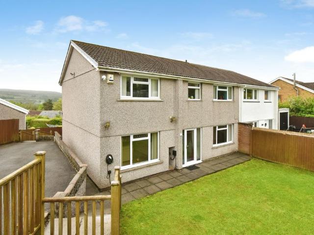 5 bedroom semi detached house for sale