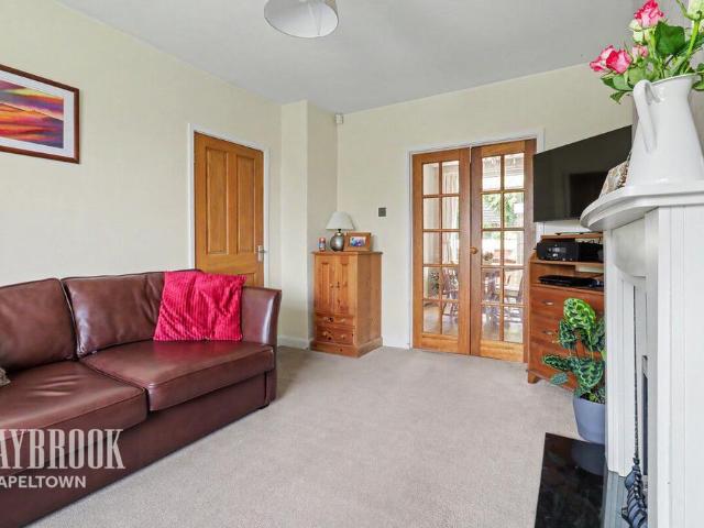 5 bedroom semi detached house for sale