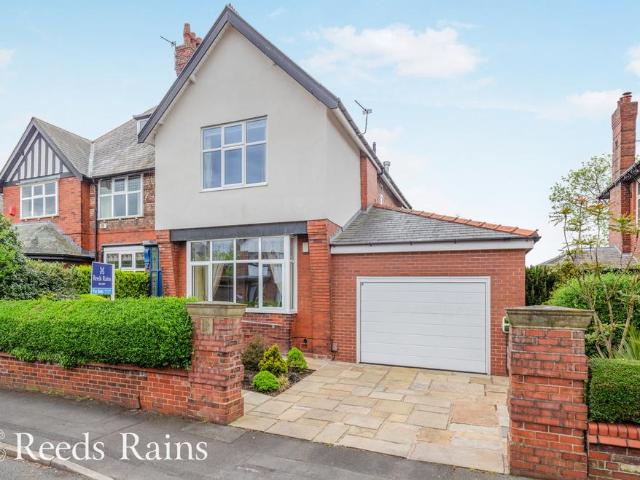 5 bedroom semi detached house for sale