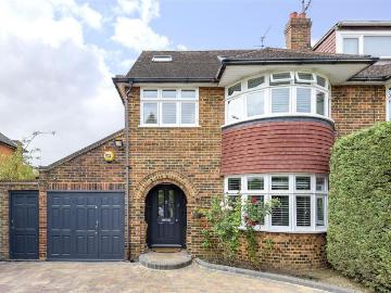 5 bedroom semi detached house for sale