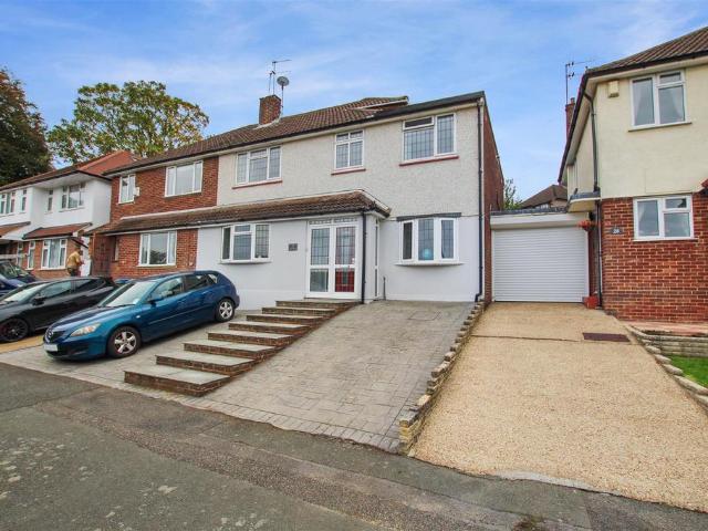 5 bedroom semi detached house for sale