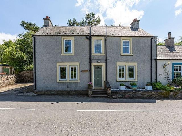 5 bedroom semi detached house for sale