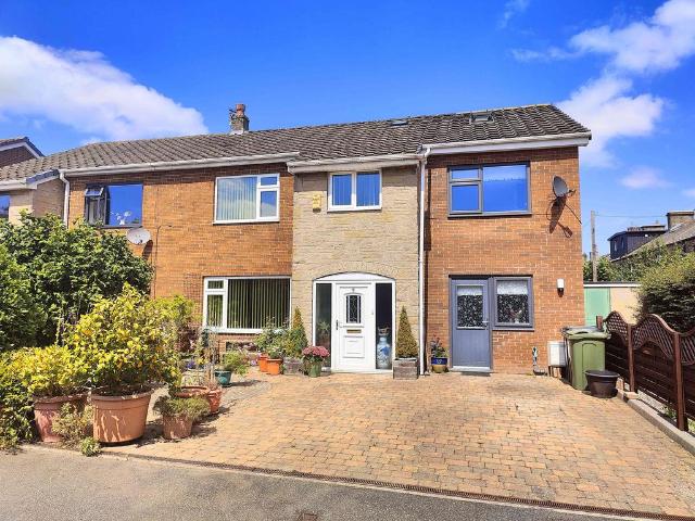 5 bedroom semi detached house for sale