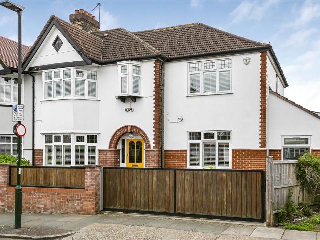 5 bedroom semi detached house for sale