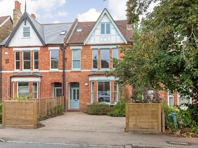 5 bedroom semi detached house for sale