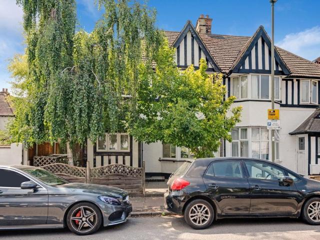 5 bedroom semi detached house for sale
