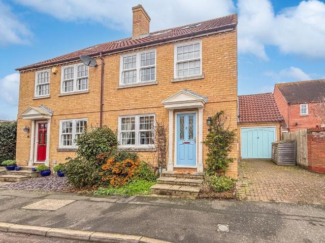 5 bedroom semi detached house for sale