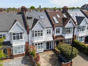 5 bedroom semi detached house for sale