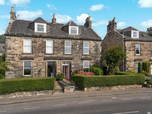 5 bedroom semi detached house for sale