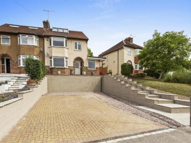 5 bedroom semi detached house for sale