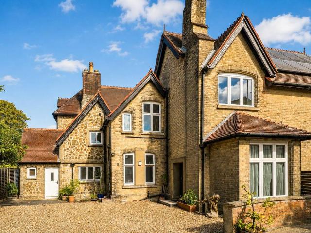 5 bedroom semi detached house for sale