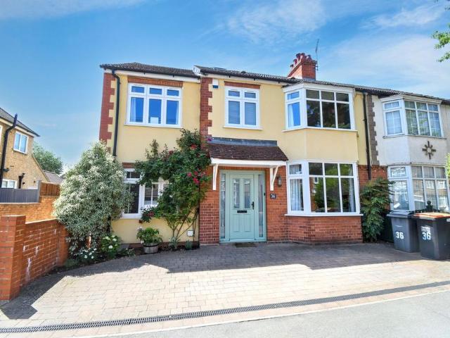 5 bedroom semi detached house for sale