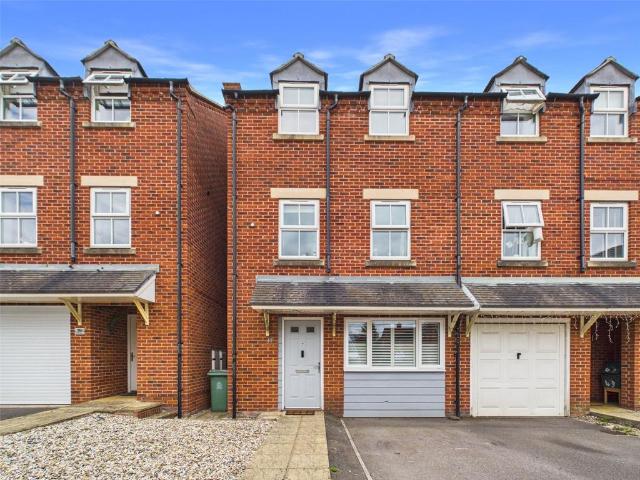 5 bedroom semi detached house for sale