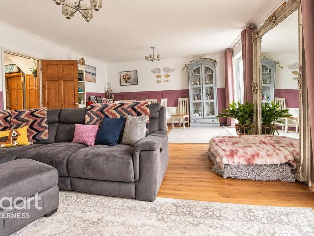 5 bedroom semi detached house for sale