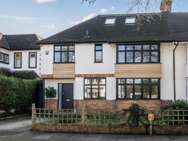 5 bedroom semi detached house for sale