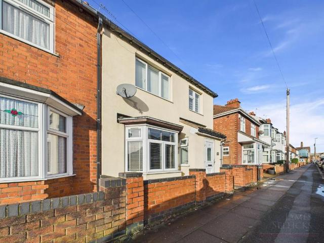 5 bedroom semi detached house for sale