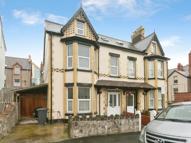 5 bedroom semi detached house for sale