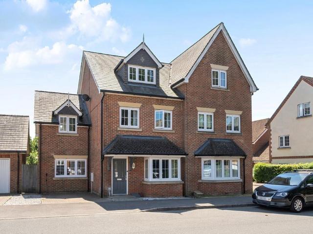 5 bedroom semi detached house for sale