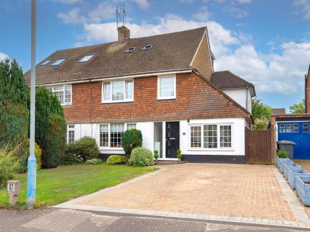 5 bedroom semi detached house for sale