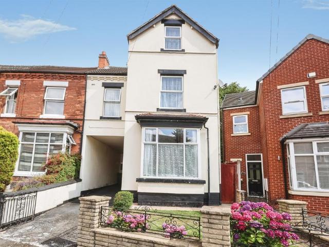 5 bedroom semi detached house for sale